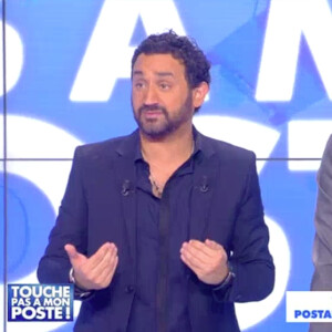 L'animateur Cyril Hanouna annonce en direct que Bertrand Chameroy a eu "un coup de fatigue" dans les coulisses de "Touche pas à mon poste" sur D8, le 19 mai 2015. Il n'a donc pas pu assurer sa chronique.