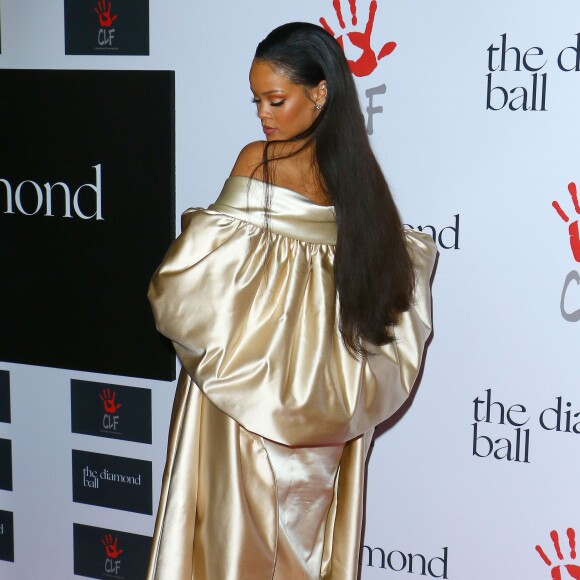 Rihanna - Soirée de la 2ème édition du "Diamond Ball " à Santa Monica le 10 décembre 2015.