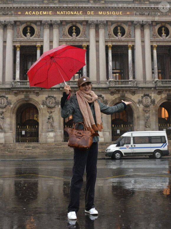 Exclusif - Inès de la Fressange est la marraine de l'opération "Les goûters du coeur" pour Mécénat Chirurgie Cardiaque au Café de la Paix à Paris le 8 décembre 2015.