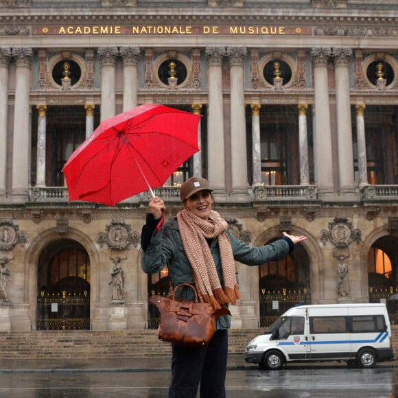 Exclusif - Inès de la Fressange est la marraine de l'opération "Les goûters du coeur" pour Mécénat Chirurgie Cardiaque au Café de la Paix à Paris le 8 décembre 2015.