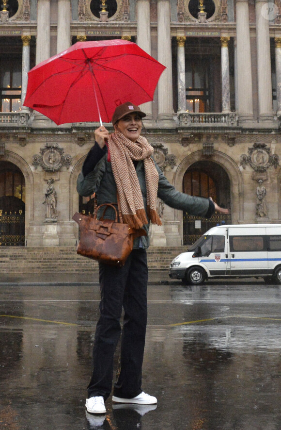 Exclusif - Inès de la Fressange est la marraine de l'opération "Les goûters du coeur" pour Mécénat Chirurgie Cardiaque au Café de la Paix à Paris le 8 décembre 2015.