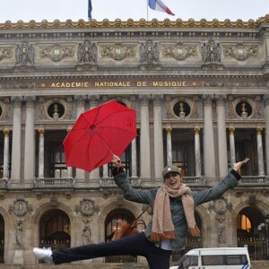 Exclusif - Inès de la Fressange est la marraine de l'opération "Les goûters du coeur" pour Mécénat Chirurgie Cardiaque au Café de la Paix à Paris le 8 décembre 2015.