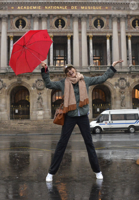 Exclusif - Inès de la Fressange est la marraine de l'opération "Les goûters du coeur" pour Mécénat Chirurgie Cardiaque au Café de la Paix à Paris le 8 décembre 2015.