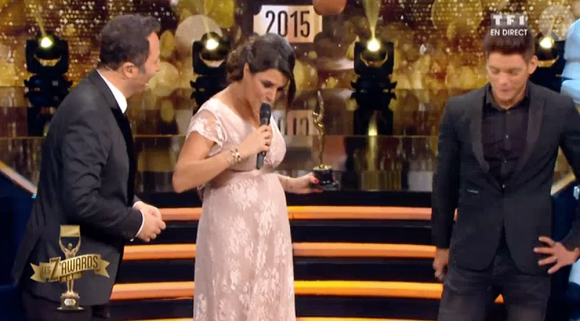 Karine Ferri, enceinte et magnifique dans l'émission Les Z'awards de la télé sur TF1. Le 11 décembre 2015.