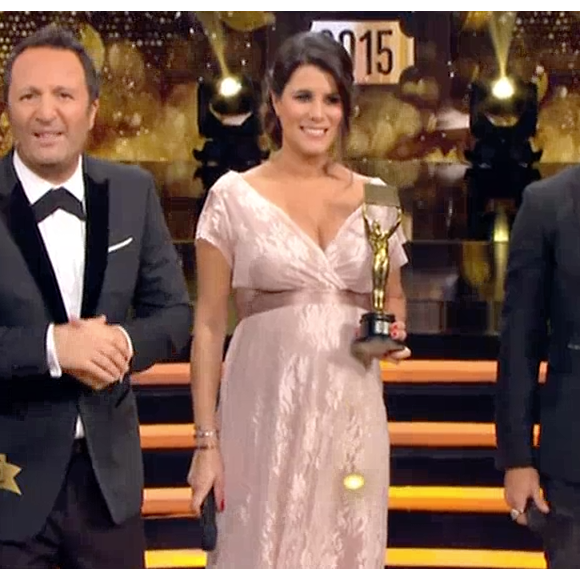 Karine Ferri, enceinte et sublime dans l'émission Les Z'awards de la télé sur TF1. Le 11 décembre 2015.