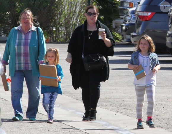 Exclusif - Melissa McCarthy accompagne ses filles Vivian et Georgette à une fête d'anniversaire à Los Angeles. Le 1er mars 2015