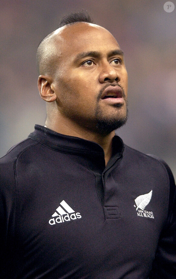 Jonah Lomu le 16 novembre 2002 lors du match France-Nouvelle-Zélande, au Stade de France à Saint-Denis