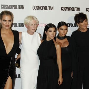 Kris Jenner entourée de ses filles Khloé Kardashian, Kourtney Kardashian, Kim Kardashian, enceinte, Kylie Jenner et de Joanna Coles, rédactrice en chef de Cosmopolitan à la soirée du 50ème anniversaire de la revue féminine ‘Cosmopolitan' au Ysabel à West Hollywood, le 12 octobre 2015.