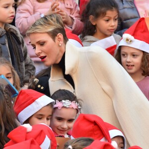 Le prince Albert II de Monaco et la princesse Charlene, avec les enfants de la princesse Stéphanie Louis Ducruet et Camille Gottlieb, ont accueilli le 16 décembre 2015 les enfants monégasques au palais princier pour la traditionnelle distribution de cadeaux de Noël. © Bruno Bébert / Bestimage