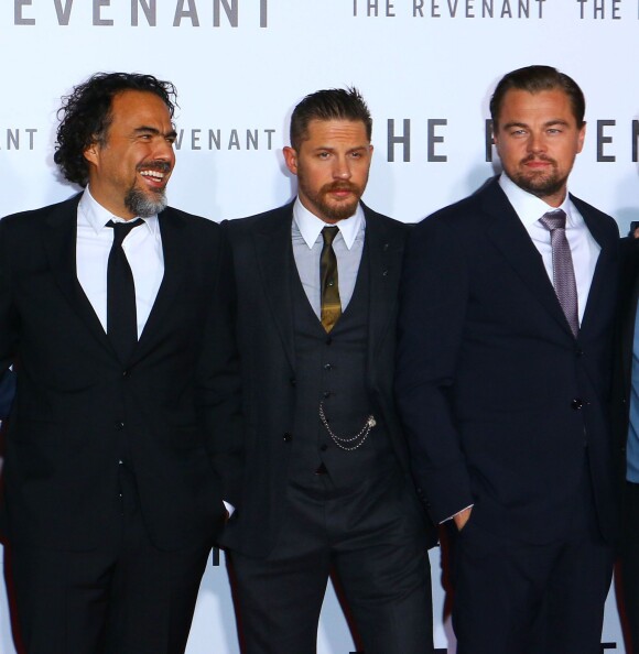 Alejandro Gonzalez Inarritu, Tom Hardy, Leonardo DiCaprio à la première de 'The Revenant' au TCL Chinese Theatre à Hollywood, le 16 décembre 2015.