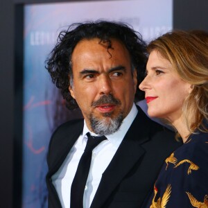 Alejandro Gonzalez Inarritu et sa femme Maria Eladia Hagerman à la première de 'The Revenant' au TCL Chinese Theatre à Hollywood, le 16 décembre 2015.