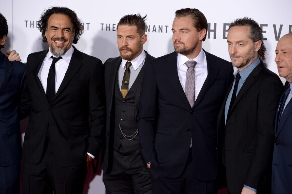 Alejandro Gonzalez Inarritu, Tom Hardy, Leonardo DiCaprio et Emmanuel Lubezki à la première de 'The Revenant' au TCL Chinese Theatre à Hollywood, le 16 décembre 2015.