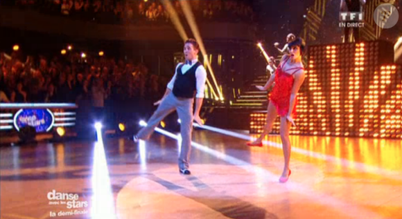 Olivier Dion et Candice, dans la demi-finale de Danse avec les stars 6, le vendredi 18 décembre 2015 sur TF1.
