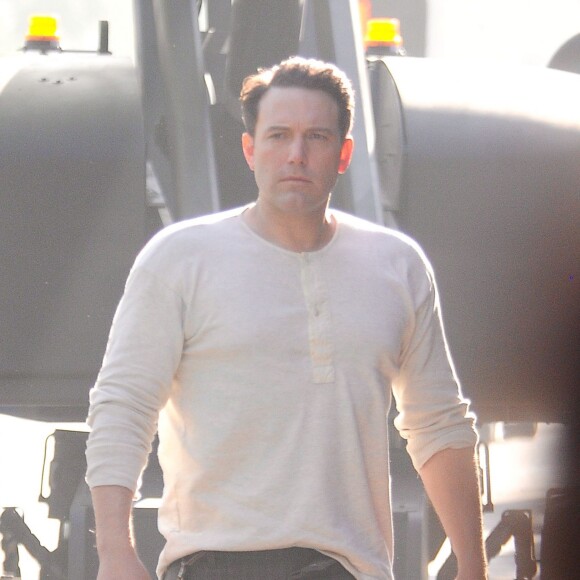 Ben Affleck prend une pause sur le tournage de 'Live By Night' à Los Angeles, le 9 décembre 2015