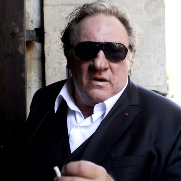 Gérard Depardieu, en tournage à Marseille, vient saluer le maire Jean-Claude Gaudin à l'Hotel de Ville le 1er septembre 2015.