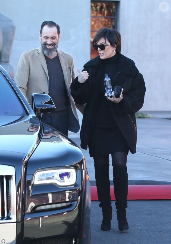 Kris Jenner quitte le magasin Maxfield à West Hollywood, Los Angeles, le 18 décembre 2015.