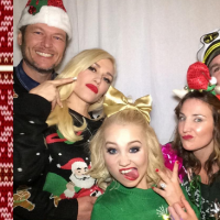 Gwen Stefani et Blake Shelton irrésistiblement drôles en tenue de Noël