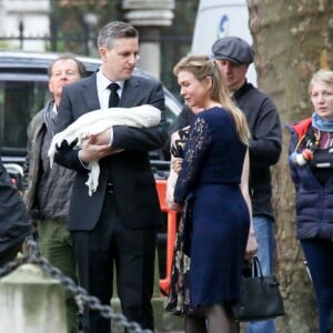 Renée Zellweger - Tournage du film "Bridget Jones 3" à Londres, le 10 novembre 2015, lors des scènes du baptême.