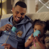 Chris Brown et sa fille Royalty dans le clip de "Little More (Royalty)". Décembre 2015.