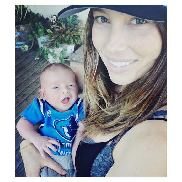 Jessica Biel et son fils Silas, fruit de son amour avec Justin Timberlake. Photo postée sur le compte Instagram de l'actrice au mois d'avril 2015.
