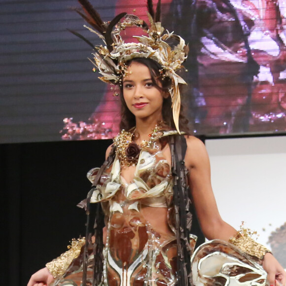 Flora Coquerel - Défilé du 20e salon du chocolat 2014 à la Porte de Versailles à Paris le 28 octobre 2014.