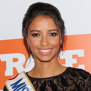 Flora Coquerel (Miss France 2014) - Coulisses - Soirée "Trace Urban Music Awards 2014" au Casino de Paris, le 22 octobre 2014.