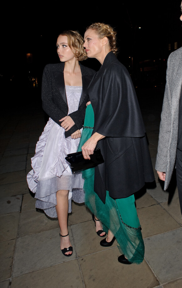 Vanessa Paradis et Lily Rose Depp à Londres le 12 octobre 2015.