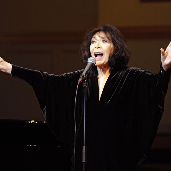 Juliette Greco en concert à Hambourg le 21 octobre 2015.