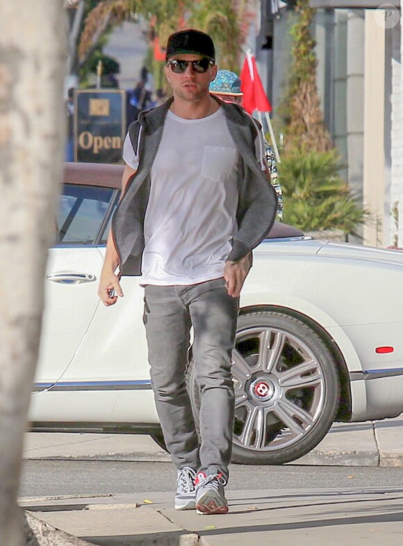 L'acteur Ryan Phillippe se promène à West Hollywood, Los Angeles le 19 décembre 2015