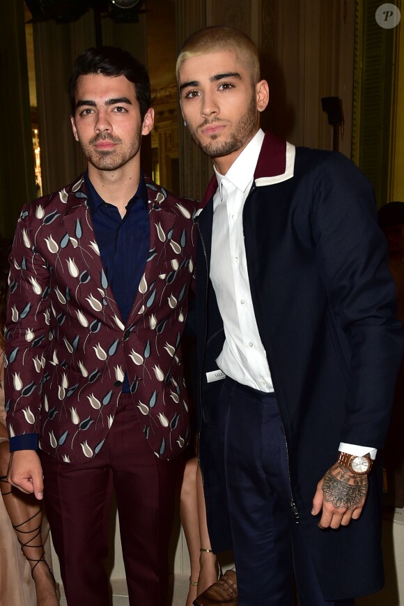 Joe Jonas et Zayn Malik - People au défilé de mode masculine Valentino PAP Printemps / été 2016 à l'Hôtel Salomon de Rothschild le 24 juin 2015 à Paris.