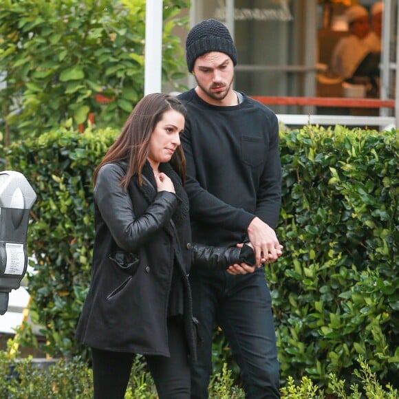 Lea Michele va déjeuner au restaurant avec son petit-ami Matthew Paetz à West Hollywood, le 22 décembre 2015.