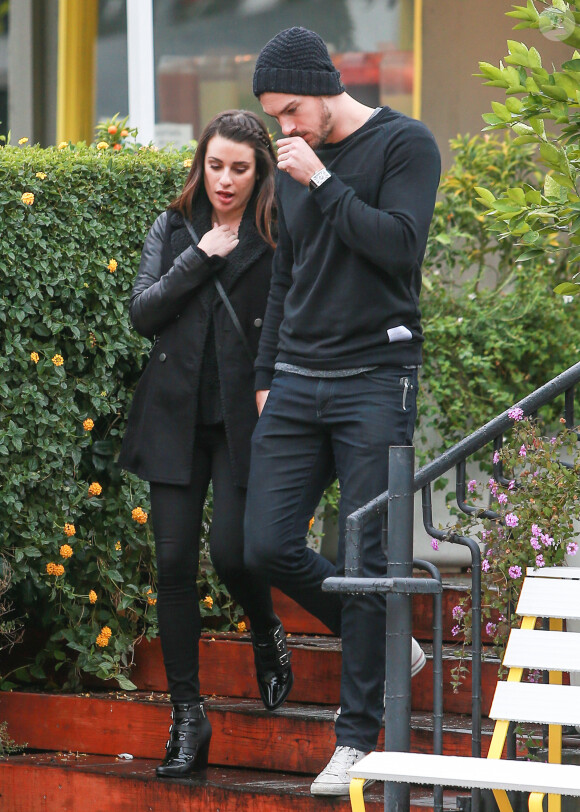 Lea Michele va déjeuner au restaurant avec son petit-ami Matthew Paetz à West Hollywood, le 22 décembre 2015.