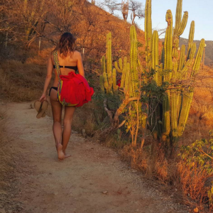 Laury Thilleman : ses jolies fesses font jaser les internautes !