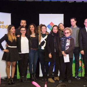 Bernadette Chirac (présidente de la Fondation Hôpitaux de Paris-Hôpitaux de France) entourée de Joyce Jonathan, Brice Conrad, du groupe L.E.J (Lucie, Elisa, Juliette), Anne Barrère, Danuta Pieter, Fabien Marsaud (Grand Corps Malade), Didier Paillard (Maire de Saint-Denis), guest - Lancement de la 27ème édition de l'Opération Pièces Jaunes au centre hospitalier (hôpital Delafontaine) de Saint-Denis, le 6 janvier 2015.06/01/2016 - Saint-Denis