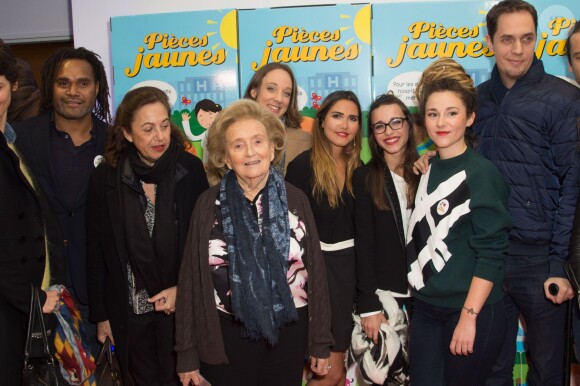 Bernadette Chirac (présidente de la Fondation Hôpitaux de Paris-Hôpitaux de France) entourée de Christian Karembeu, Anne Barrère, Joyce Jonathan, du groupe L.E.J (Lucie, Elisa, Juliette), Fabien Marsaud (Grand Corps Malade), guest - Lancement de la 27ème édition de l'Opération Pièces Jaunes au centre hospitalier (hôpital Delafontaine) de Saint-Denis, le 6 janvier 2015.06/01/2016 - Saint-Denis