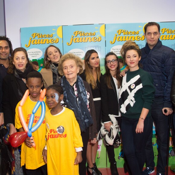 Bernadette Chirac (présidente de la Fondation Hôpitaux de Paris-Hôpitaux de France) entourée de Eglantine Éméyé, Christian Karembeu, Anne Barrère, Joyce Jonathan, du groupe L.E.J (Lucie, Elisa, Juliette), Fabien Marsaud (Grand Corps Malade), guest - Lancement de la 27ème édition de l'Opération Pièces Jaunes au centre hospitalier (hôpital Delafontaine) de Saint-Denis, le 6 janvier 2015.06/01/2016 - Saint-Denis