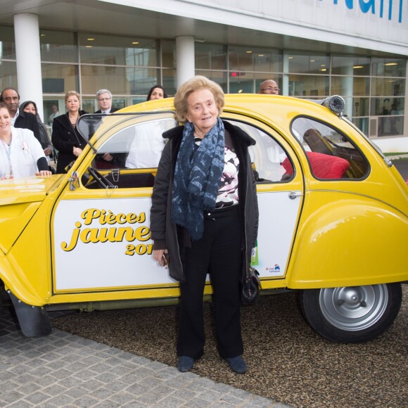 Bernadette Chirac (présidente de la Fondation Hôpitaux de Paris-Hôpitaux de France) - Lancement de la 27ème édition de l'Opération Pièces Jaunes au centre hospitalier (hôpital Delafontaine) de Saint-Denis, le 6 janvier 2015.06/01/2016 - Saint-Denis