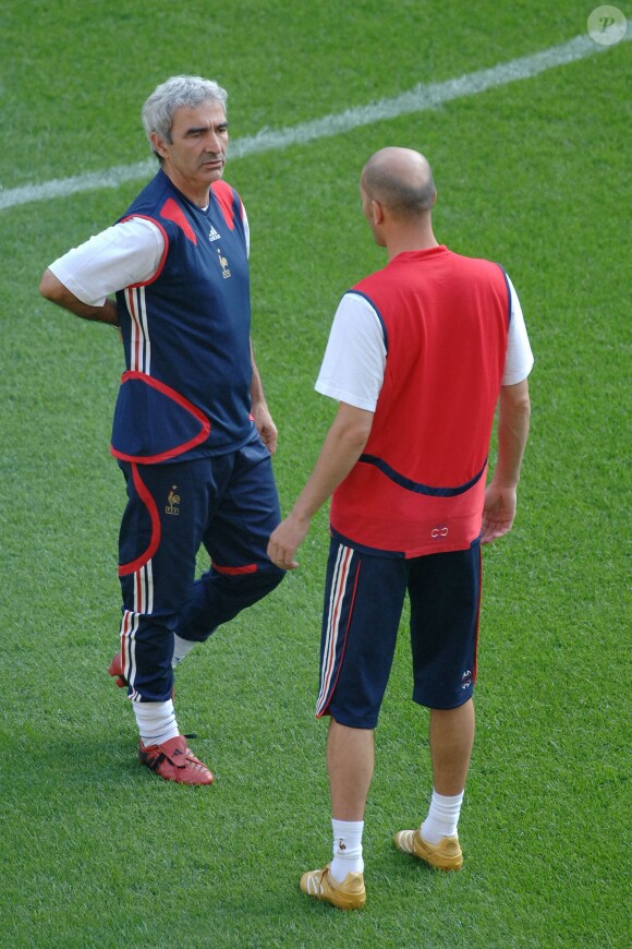 Raymond Domenech et Zinedine Zidane à Francfort le 30 juin 2006.
