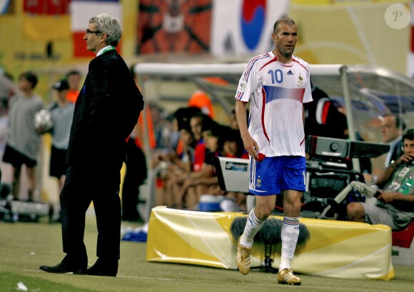 Zinedine Zidane et Raymond Domenech à Leipzig, le 18 juin 2006.