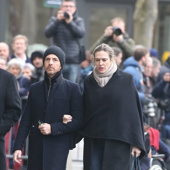 Calogero et sa compagne Marie Bastide - Obsèques de Michel Delpech en l'église Saint-Sulpice à Paris, le 8 janvier 2016.