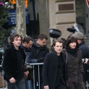 Cali, Bénabar et sa femme Stéphanie - Obsèques de Michel Delpech en l'église Saint-Sulpice à Paris, le 8 janvier 2016.