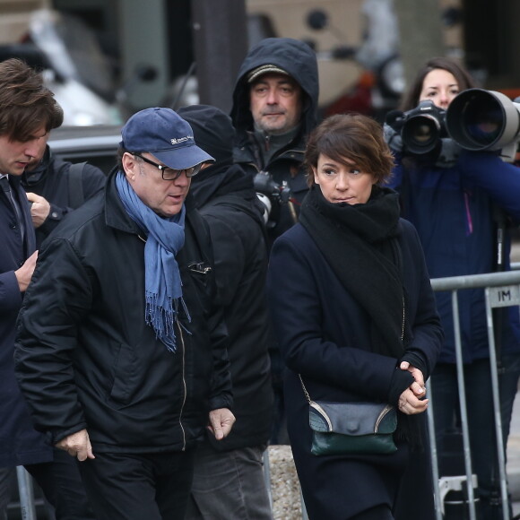 Julien Lepers et Daniela Lumbroso - Obsèques de Michel Delpech en l'église Saint-Sulpice à Paris, le 8 janvier 2016.