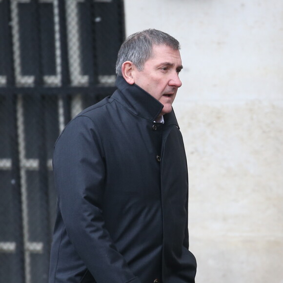 Yves Calvi - Obsèques de Michel Delpech en l'église Saint-Sulpice à Paris, le 8 janvier 2016.