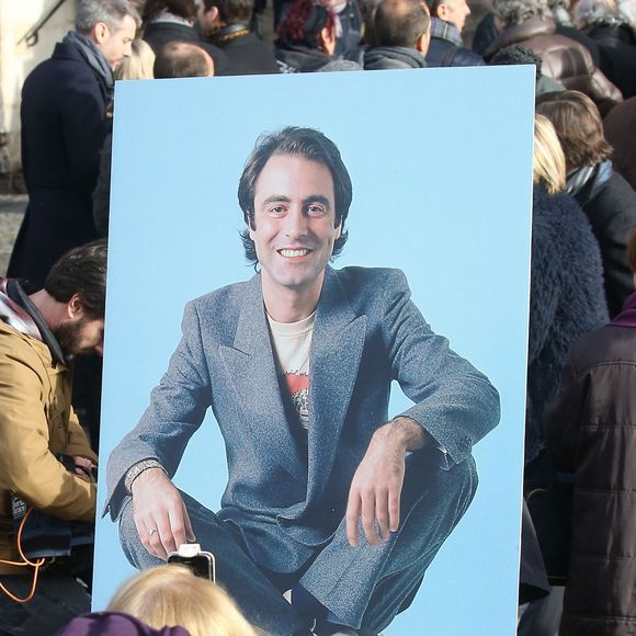 Sorties des obsèques de Michel Delpech en l'église Saint-Sulpice à Paris, le 8 janvier 2016.