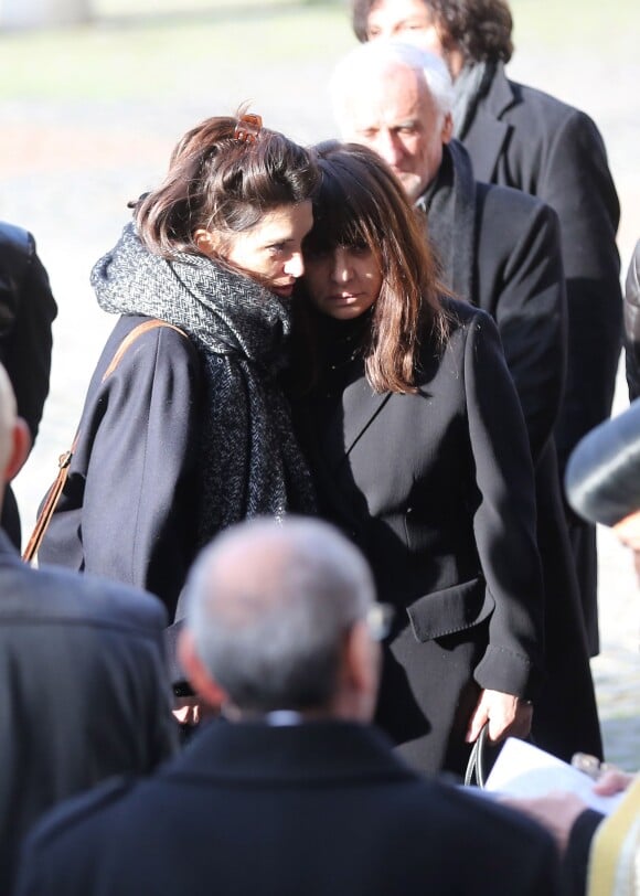 Pauline Delpech et sa mère Geneviève Delpech - Obsèques de Michel Delpech en l'église Saint-Sulpice à Paris, le 8 janvier 2016.