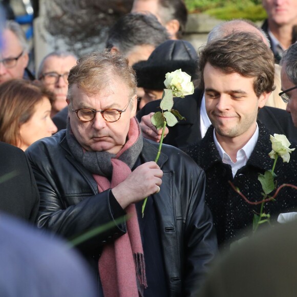 Dominique Besnehard - Inhumation de Michel Delpech au cimetière du Père-Lachaise à Paris, le 8 janvier 2016.