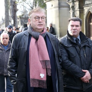 Dominique Besnehard - Inhumation de Michel Delpech au cimetière du Père-Lachaise à Paris, le 8 janvier 2016.