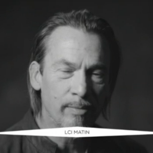 Florent Pagny dans l'extrait du clip de la chanson Liberté, nouvel hymne des Enfoirés. Janvier 2016.