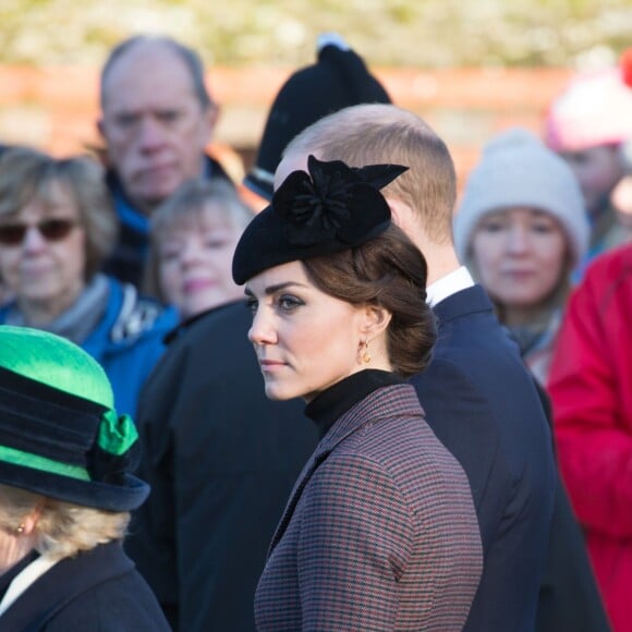 La reine Elisabeth II d'Angleterre, le prince Philip, le prince William et la duchesse de Cambridge, Catherine Kate Middleton célèbrent le 100 ème anniversaire du retrait final de la péninsule de Gallipoli pendant la 1 ère guerre mondiale au Mémorial de Sandrigham le 10 janvier 2016. Ils ont assisté un plus tôt en l'église Mary Magdalene à une messe où la famille Middleton était invitée par la reine.