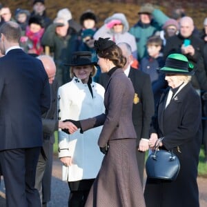 La reine Elisabeth II d'Angleterre, le prince Philip, le prince William et la duchesse de Cambridge, Catherine Kate Middleton célèbrent le 100 ème anniversaire du retrait final de la péninsule de Gallipoli pendant la 1 ère guerre mondiale au Mémorial de Sandrigham le 10 janvier 2016. Ils ont assisté un plus tôt en l'église Mary Magdalene à une messe où la famille Middleton était invitée par la reine.